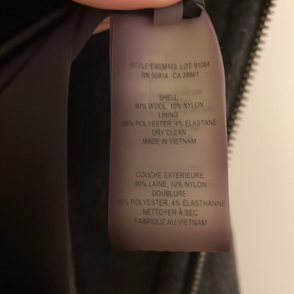 Gorgeous women’s 100% wool Elie Tahari winter coat. - Picture 13 of 16